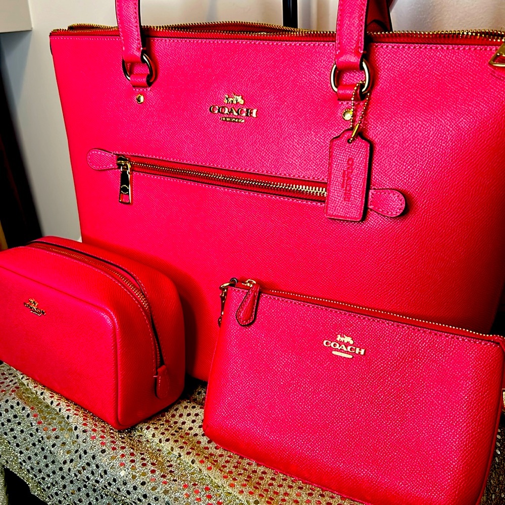 NWT Coach Electric Pink 3 Set Piece
